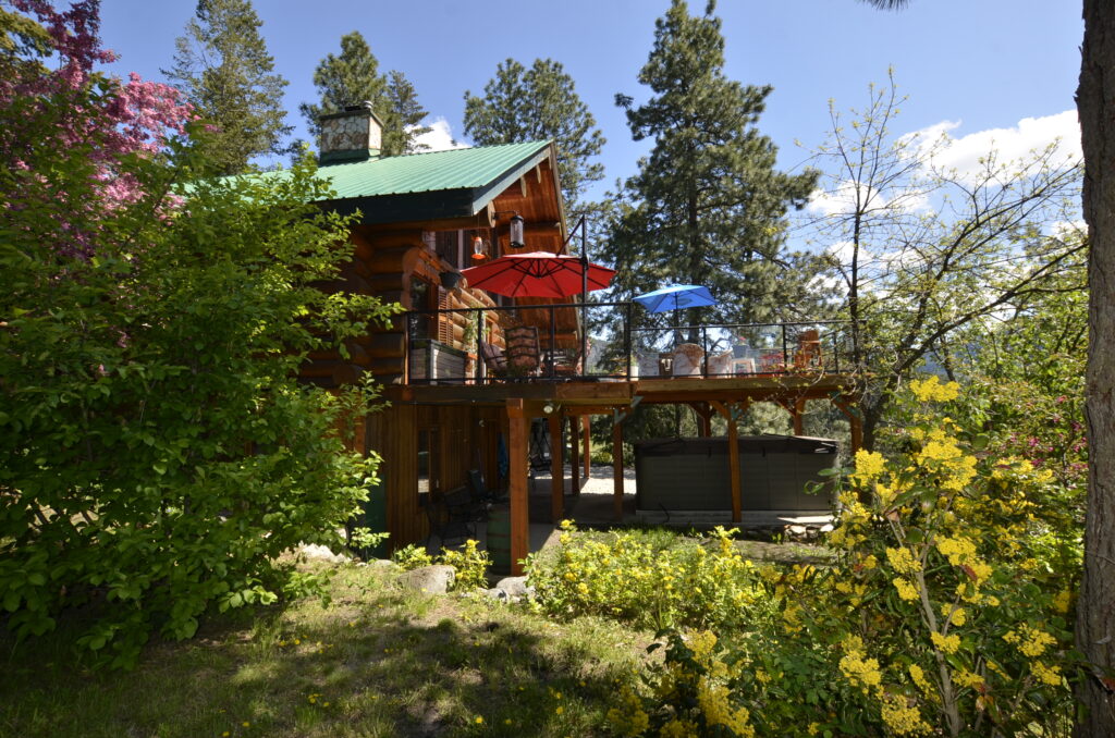 photo of 60 Valeview Lumby Randy Rauck Realtor 250 307-7553