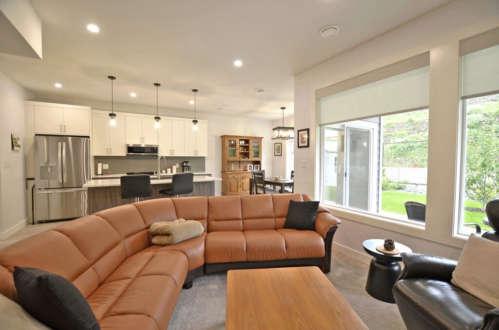 Living area of 2744 Cedar Ridge Lumby